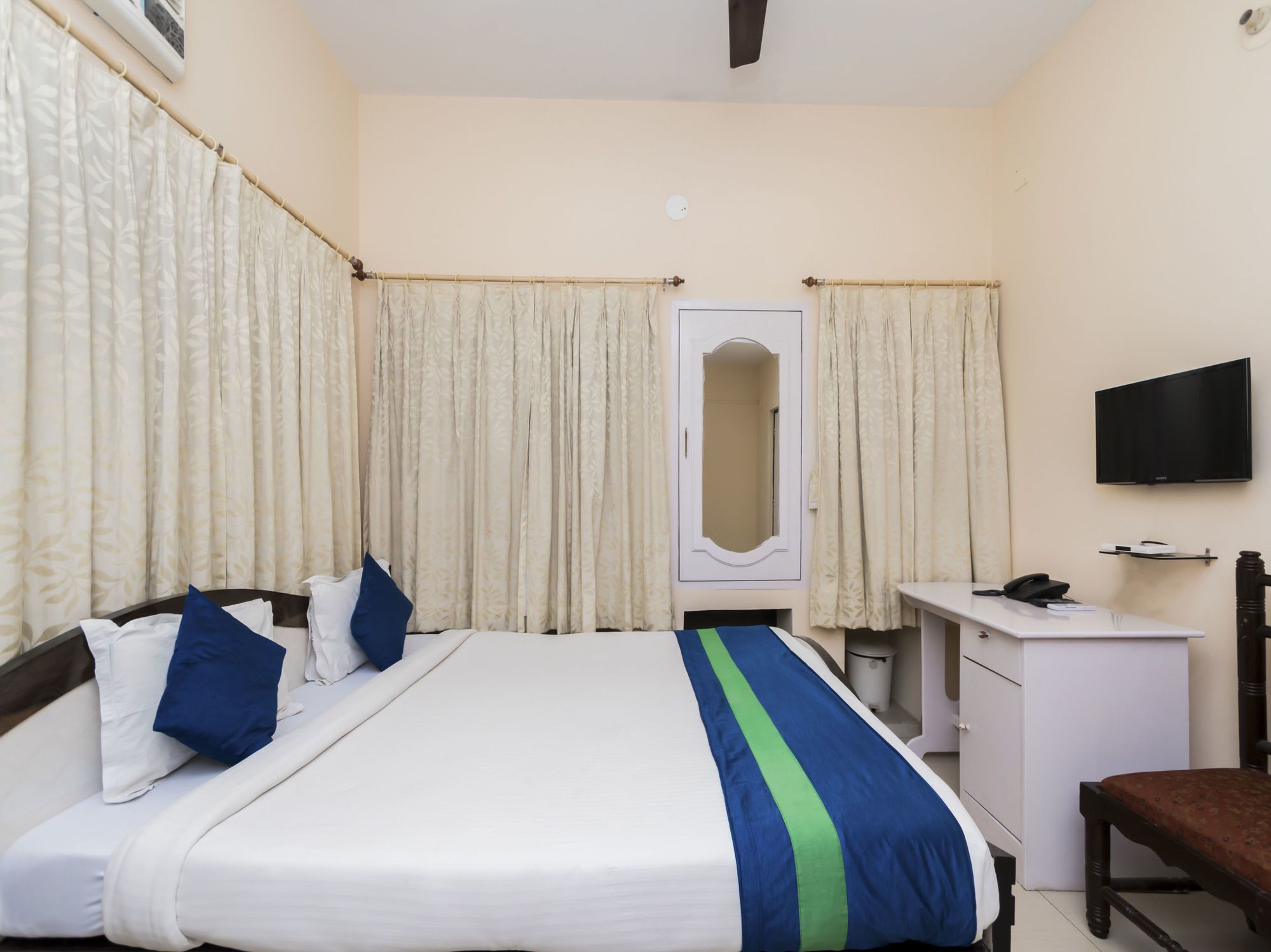 Oyo 8998 Hotel Aayash Liluāh Zewnętrze zdjęcie